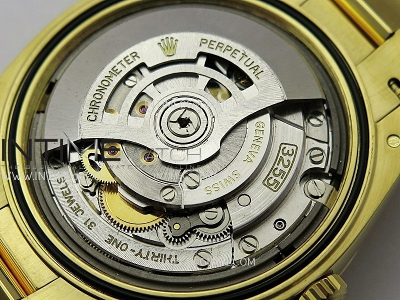 day-date-40-yg-228238-thbf-11-gain-weight-best-edition-white-dial-roman-marker-on-president-bracelet-vr3255-v3 (10).jpg
