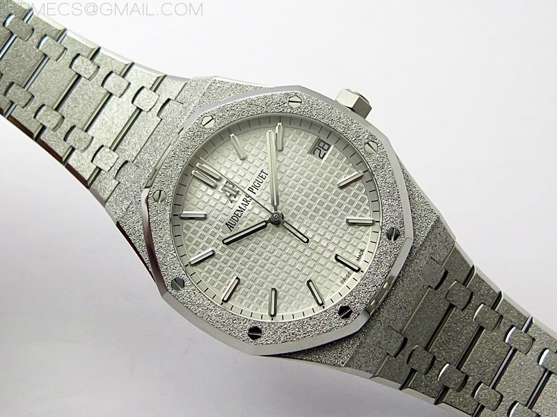 royal-oak-41mm-15500-frosted-ss-apsf-1-1-best-edition-silver-textured-dial-on-frosted-ss-bracelet-sa4302-super-clone (1).jpg