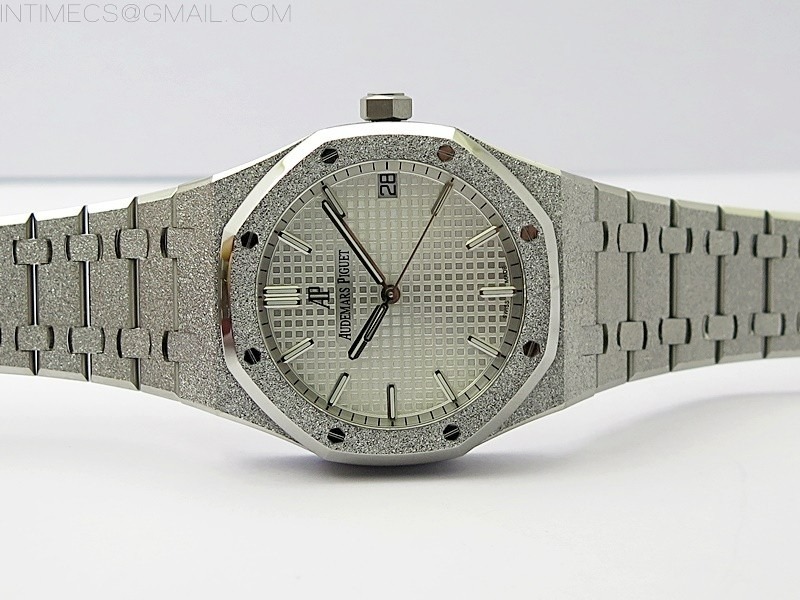 royal-oak-41mm-15500-frosted-ss-apsf-1-1-best-edition-silver-textured-dial-on-frosted-ss-bracelet-sa4302-super-clone (2).jpg