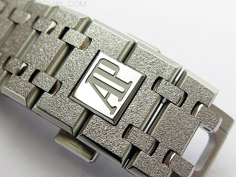 royal-oak-41mm-15500-frosted-ss-apsf-1-1-best-edition-silver-textured-dial-on-frosted-ss-bracelet-sa4302-super-clone (7).jpg