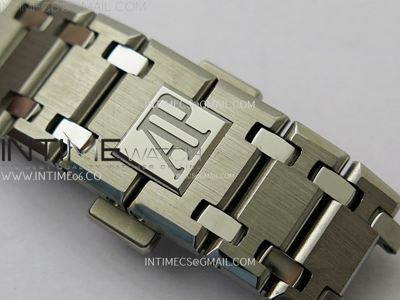 royal-oak-15202ip-39mm-titanium-zf-1-1-best-edition-blue-textured-dial-on-ss-bracelet-a2121-v2 (7).jpg