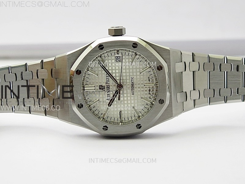 royal-oak-37mm-15450-ss-zf-1-1-best-edition-white-textured-dial-on-ss-bracelet-sa3120-super-clone (2).jpg