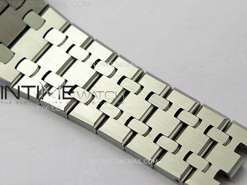 royal-oak-37mm-15450-ss-apsf-11-best-edition-black-textured-dial-on-ss-bracelet-sa3120-super-clone (5).jpg