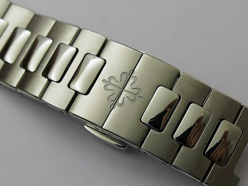 nautilus-5712-1a-001-ss-ppf-11-v4-best-edition-tiffany-co-blue-dial-on-ss-bracelet-ppf240-free-tool (7).jpg