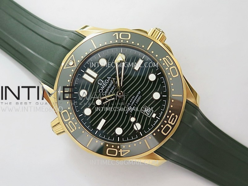 2018-seamaster-diver-300m-green-ceramic-bezel-yg-vsf-11-best-edition-green-dial-on-green-rubber-strap-a8801 (1).jpg