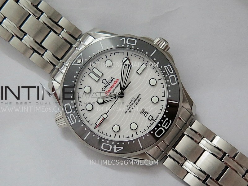 seamaster-diver-300m-black-ceramic-bezel-v4-vsf-11-best-edition-white-dial-on-ss-bracelet-super-clone-asian-8800 (1).jpg