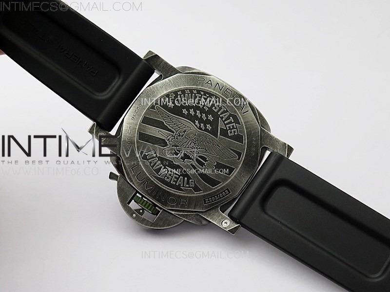 pam1412-z-satin-polished-steel-vsf-11-best-edition-green-shaed-dial-on-black-rubber-strap-asian-p9010-super-clone (9).jpg