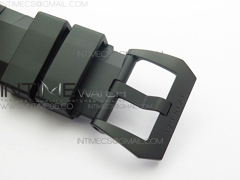 pam979-carbotech-vsf-best-edition-carbon-dial-on-rubber-strap-p9010-clone-free-leather-strap (5).jpg