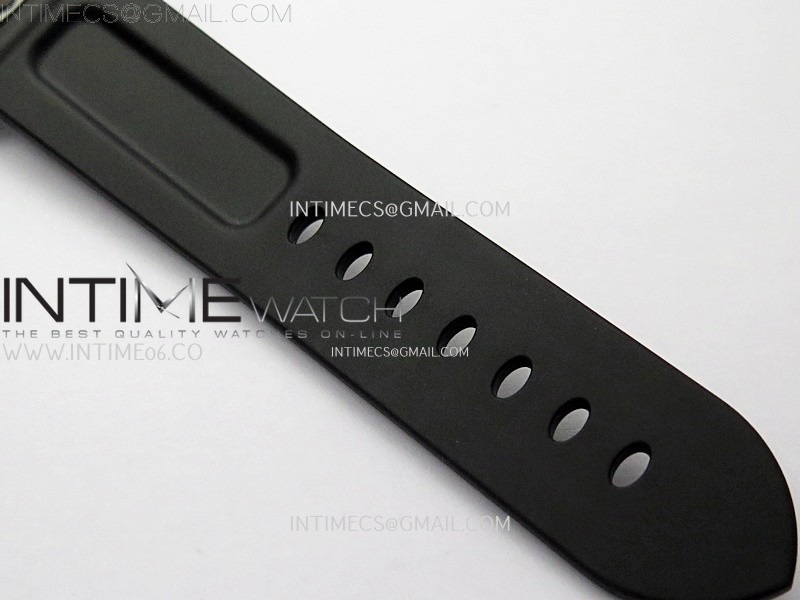 pam1024-submersible-44mm-vsf-best-edition-black-dial-on-black-rubber-strap-p900 (8).jpg