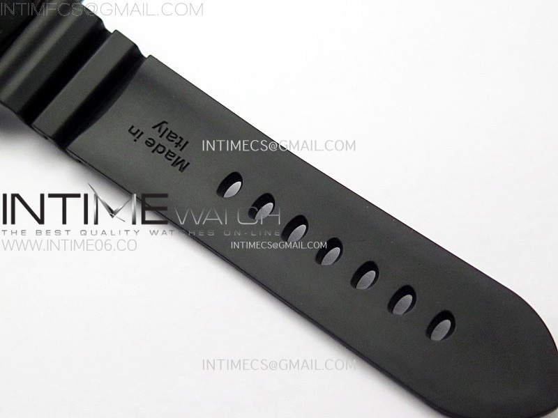 pam1324-carbotech-44mm-gmt-vsf-1-1-best-edition-carbon-dial-on-black-rubber-strap-p9011 (8).jpg