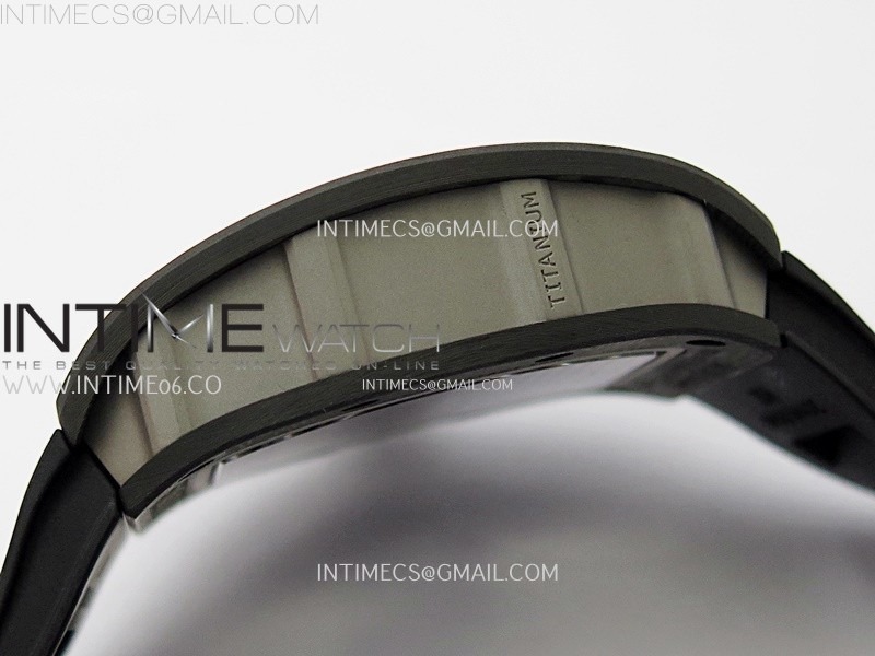 rm055-white-inner-bezel-black-crown-ntpt-ti-zf-1-1-best-edition-on-black-rubber-strap-rmul2-super-clone (4).jpg