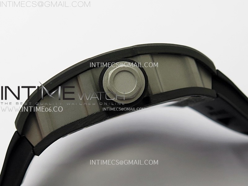rm055-white-inner-bezel-black-crown-ntpt-ti-zf-1-1-best-edition-on-black-rubber-strap-rmul2-super-clone (3).jpg