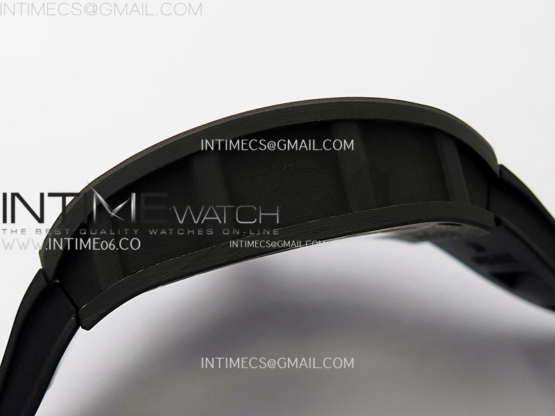 rm055-white-inner-bezel-black-crown-ntpt-ntpt-zf-1-1-best-edition-on-black-rubber-strap-rmul2-super-clone (4).jpg
