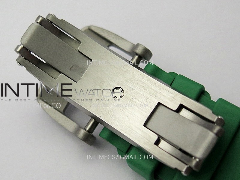 rm061-white-ceramic-zf-11-best-edition-on-green-rubber-strap-rmul2-super-clone (6).jpg