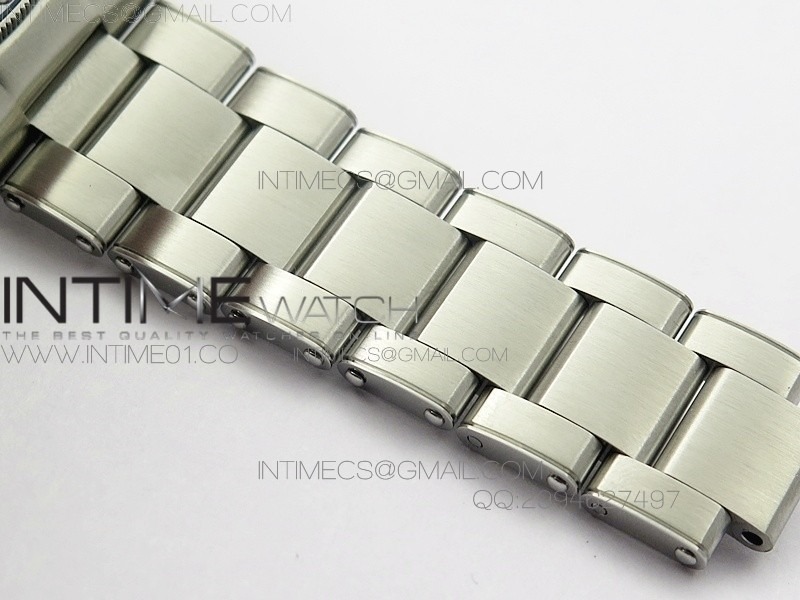 heritage-2016-black-bay-shield-zf-1-1-best-edition-blue-on-ss-bracelet-a2824 (5).jpg