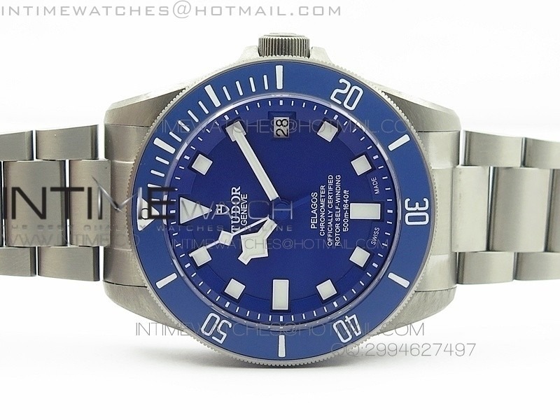 pelagos-blue-zf-1-1-best-edition-blue-dial-on-titanium-bracelet-a2824-free-blue-rubber-strap (2).jpg